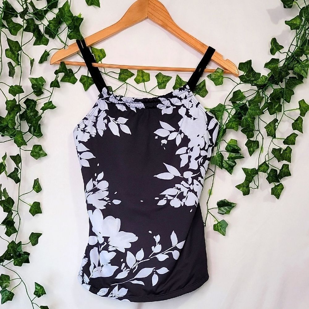 Unknown Brand. Floral Black and White Women's Tankini. Size Large. Like New